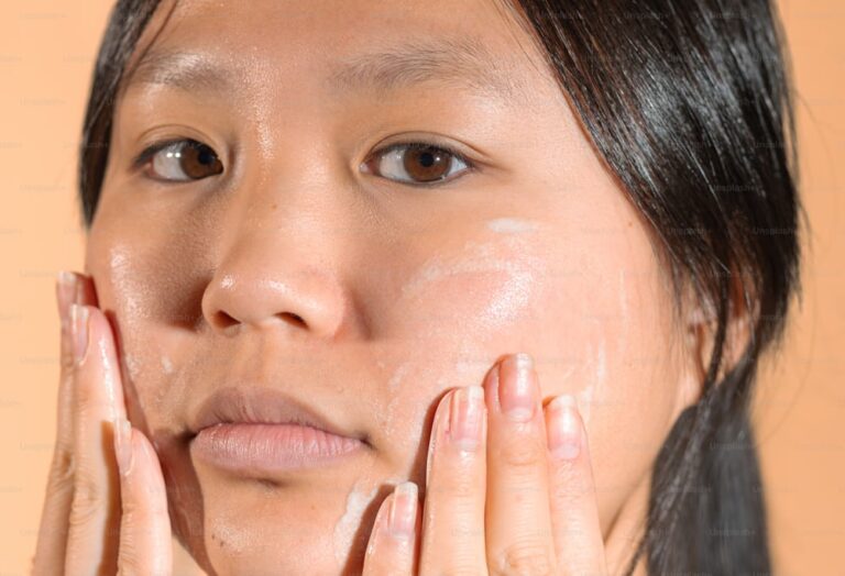 Niacinamide for Scarring: Can It Help Fade Acne Scars?